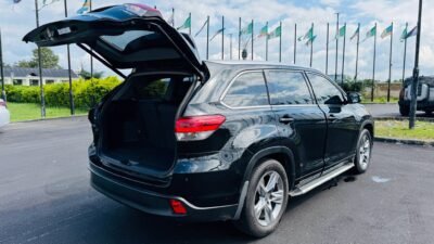 TOYOTA HIGHLANDER 2019... SPORT 4WD.... Black on Black... 7 Seats... 2.0 Turbo D-4ST