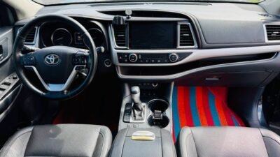 TOYOTA HIGHLANDER 2019... SPORT 4WD.... Black on Black... 7 Seats... 2.0 Turbo D-4ST