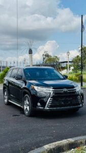 TOYOTA HIGHLANDER 2019... SPORT 4WD.... Black on Black... 7 Seats... 2.0 Turbo D-4ST